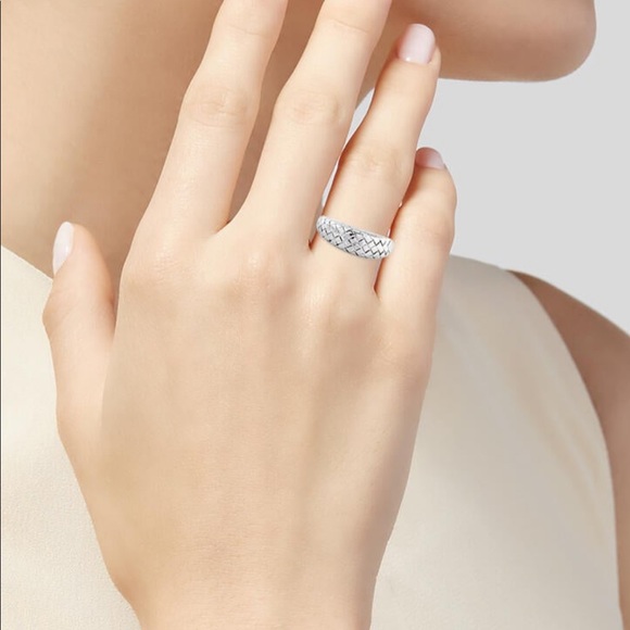 Beautiful ✨ Textured Dome 18 K white gold ring 6.5 - Picture 5 of 10